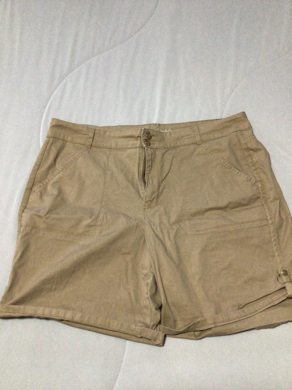 Gloria Vanderbilt "Maren Short" All-Around Slimming Effect Khaki Shorts
